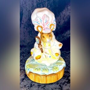 VTG Schmid 114 Beatrix Potter Peter Rabbit Music Box Lady Mouse Hello Dolly Work
